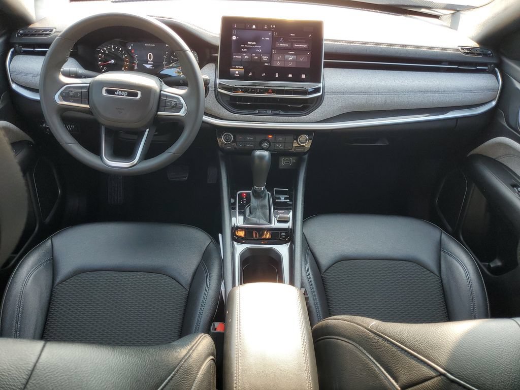 Used 2024 Jeep Compass Latitude AWD/4WD image 28