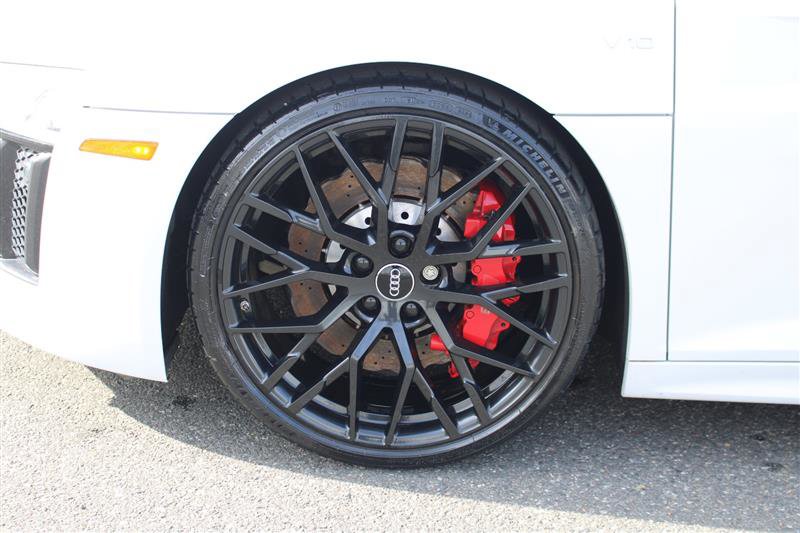 Used 2018 Audi R8 V10 w/ Carbon Exterior Package image 13