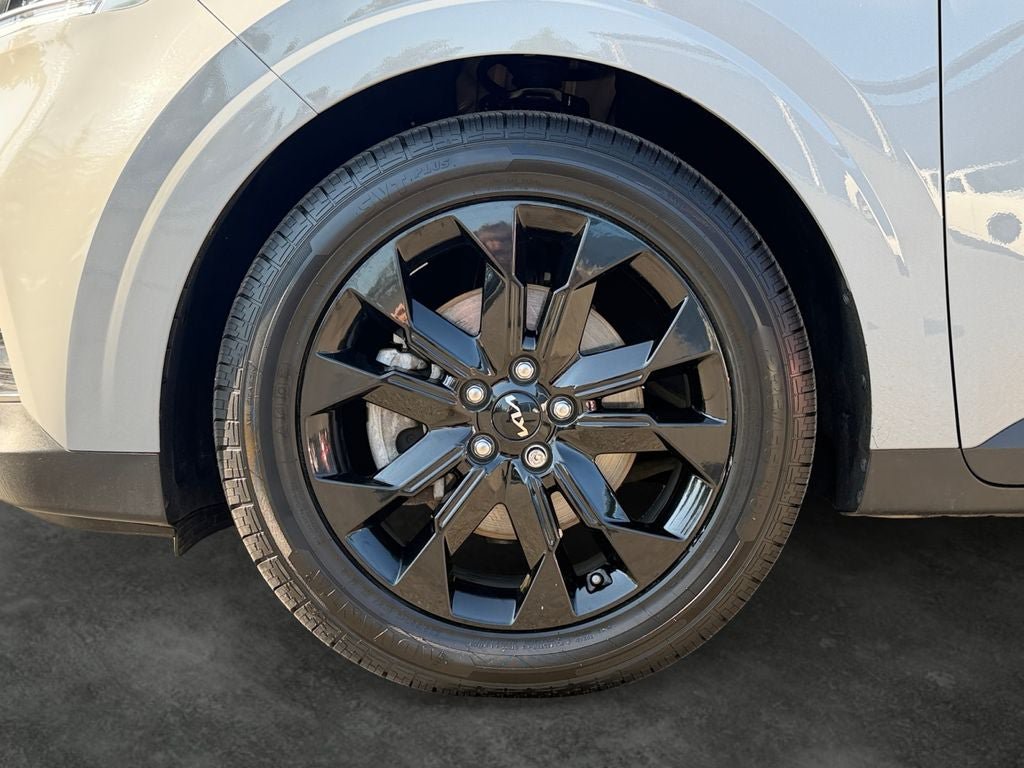 Used 2024 Kia Carnival SX Prestige FWD image 4