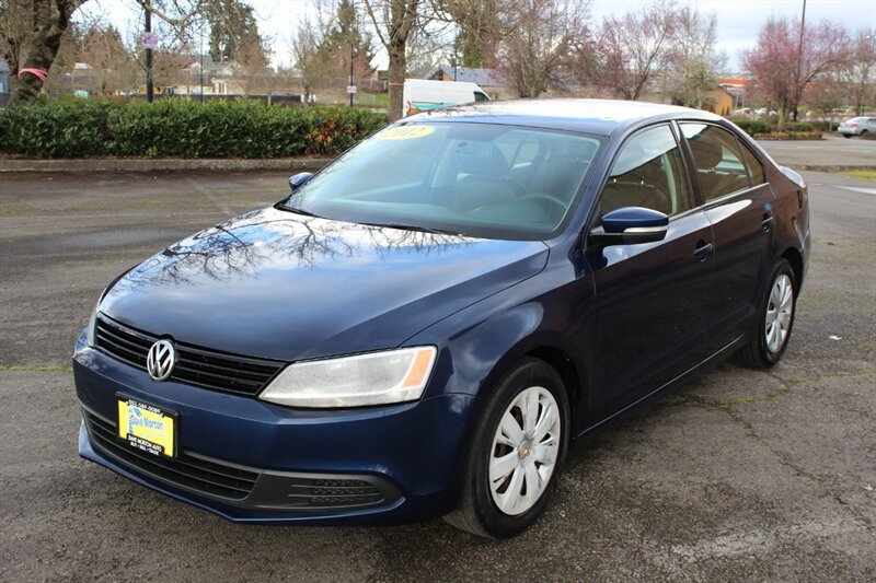 Used 2012 Volkswagen Jetta SE FWD image 2