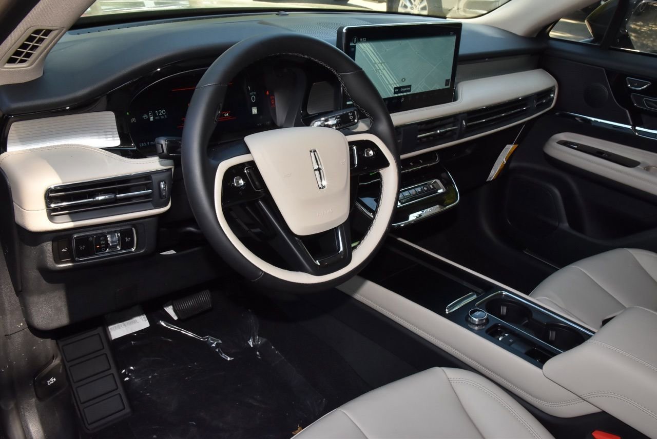 New 2026 Lincoln Corsair Premiere image 33