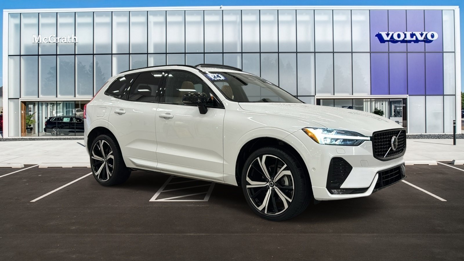 Used 2024 Volvo XC60 B5 Ultimate w/ Protection Package Premier AWD/4WD image 1