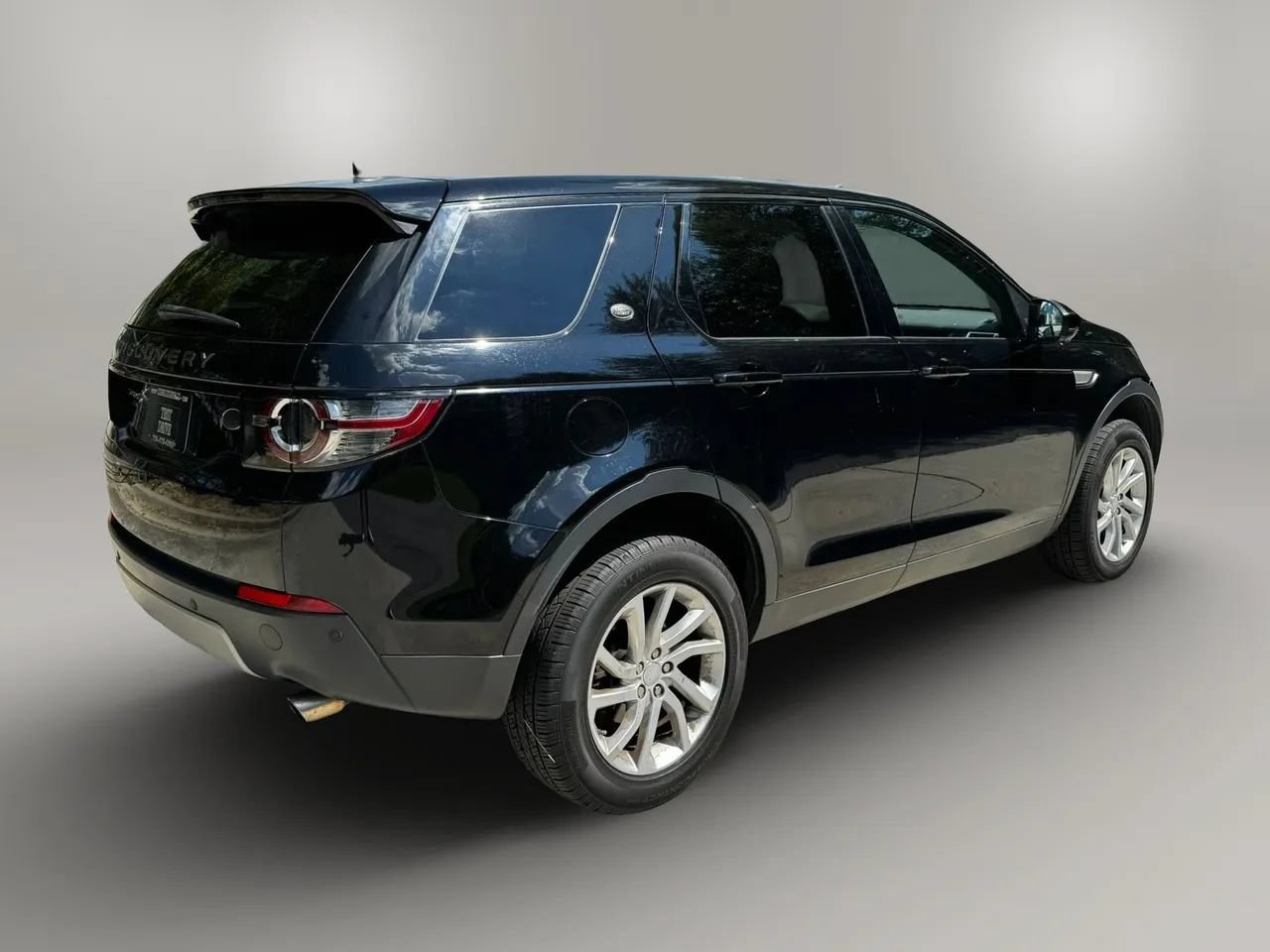 Used 2017 Land Rover Discovery Sport HSE AWD/4WD image 9