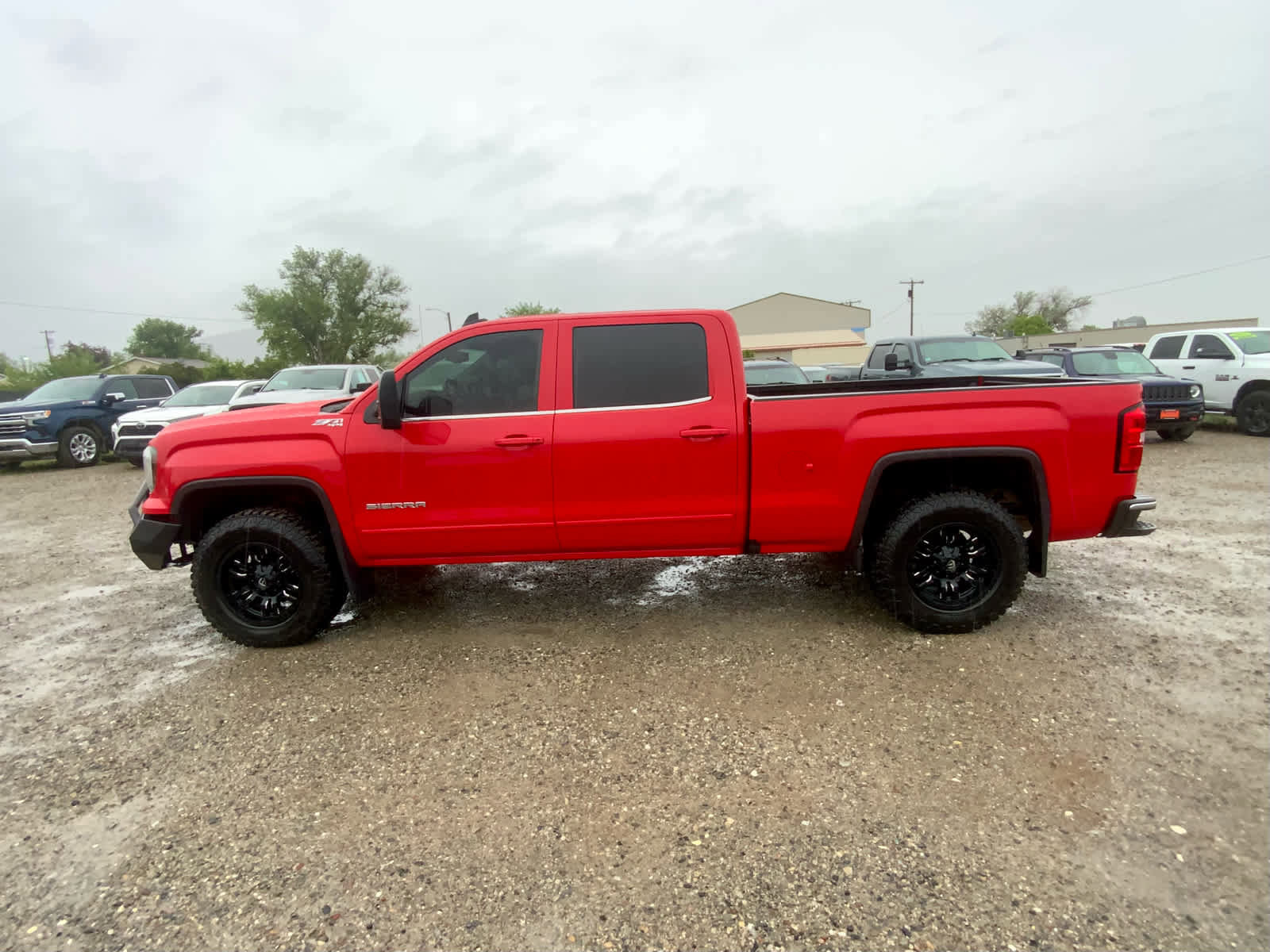Used 2016 GMC Sierra 1500 SLE w/ SLE Value Package AWD/4WD image 2