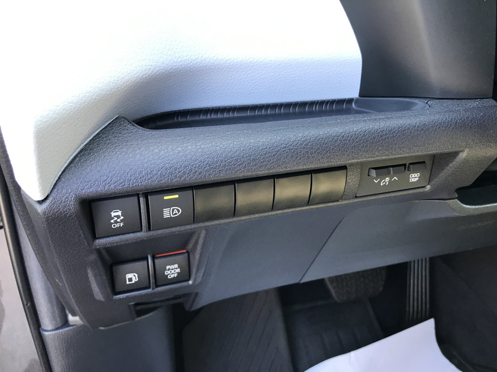 Used 2025 Toyota Sienna XLE image 16