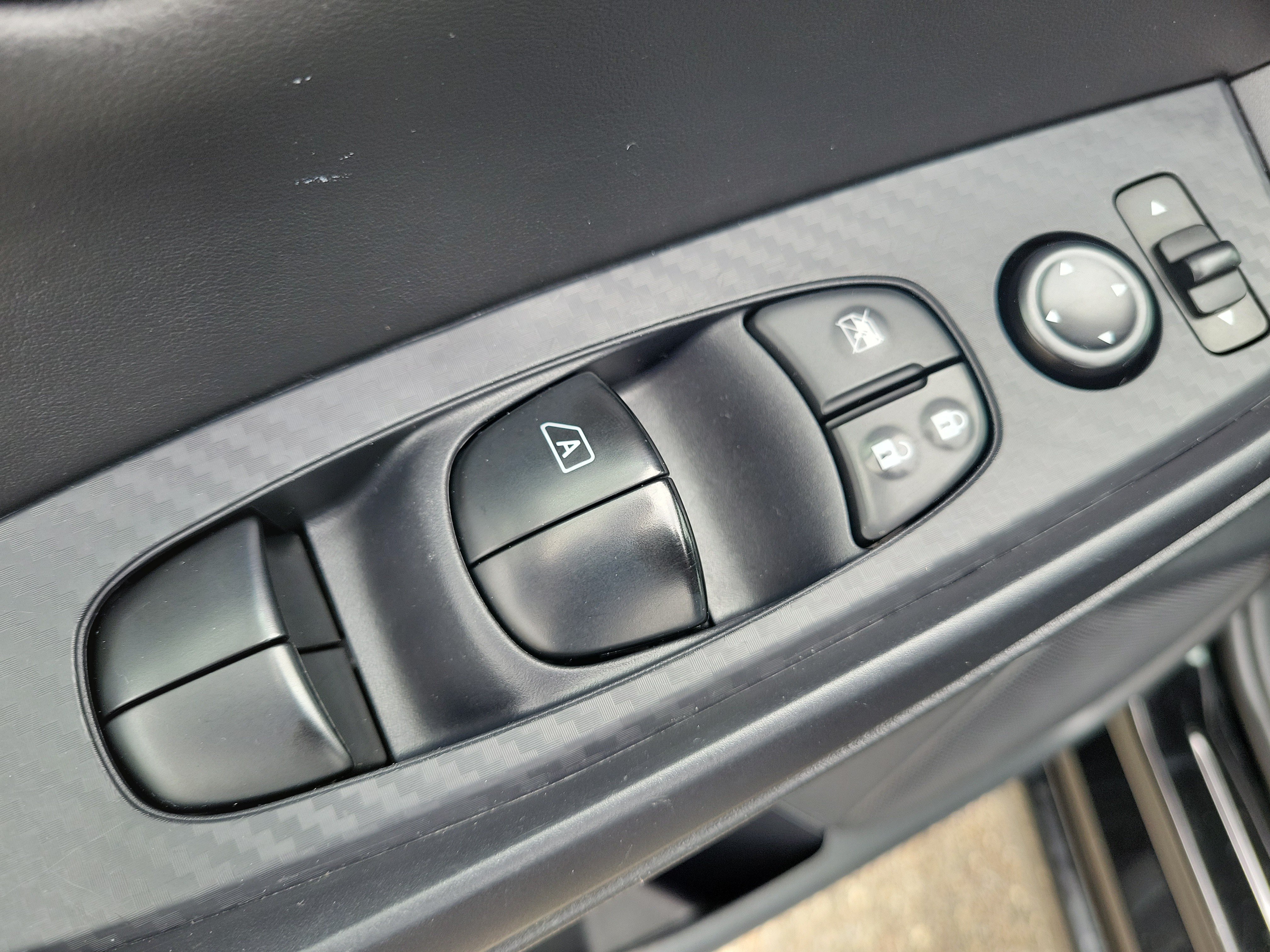 Used 2024 Nissan Sentra SV FWD image 19