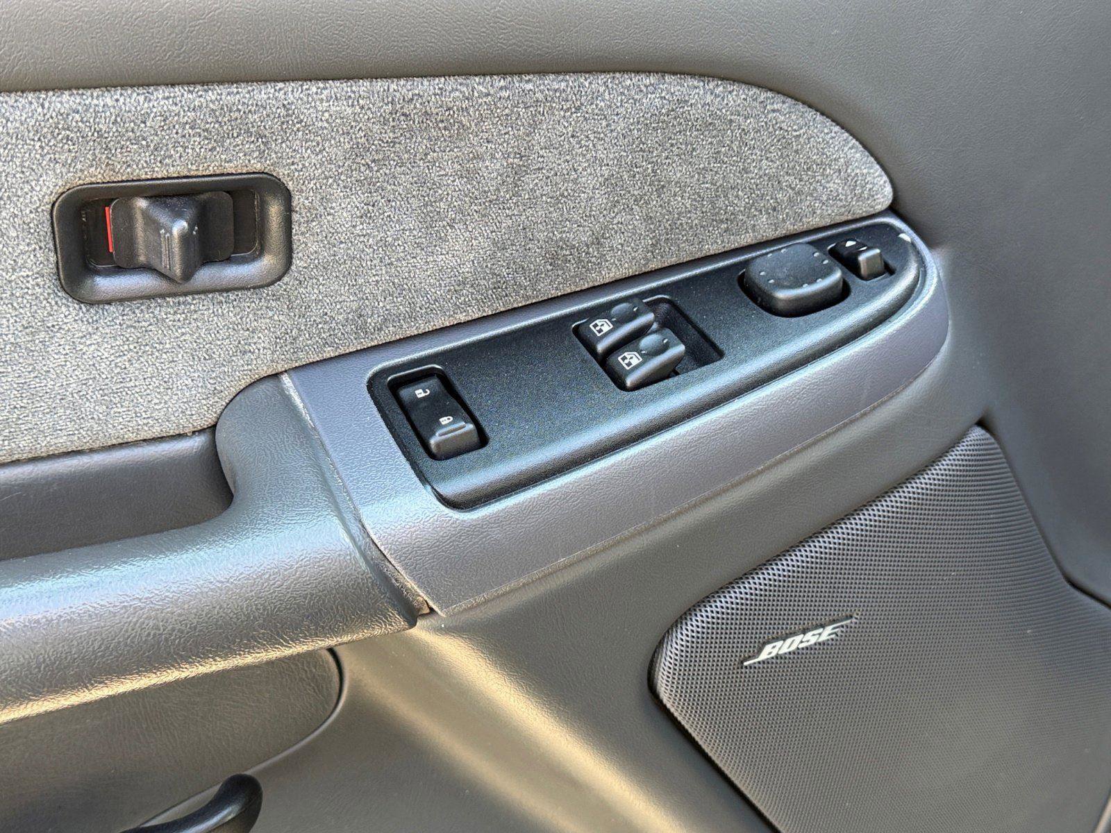 Used 2003 Chevrolet Silverado 1500 LS w/ Off-Road Package AWD/4WD image 17