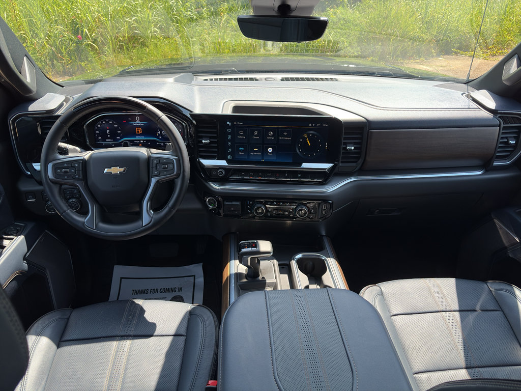 Used 2023 Chevrolet Silverado 1500 High Country w/ Technology Package AWD/4WD image 11