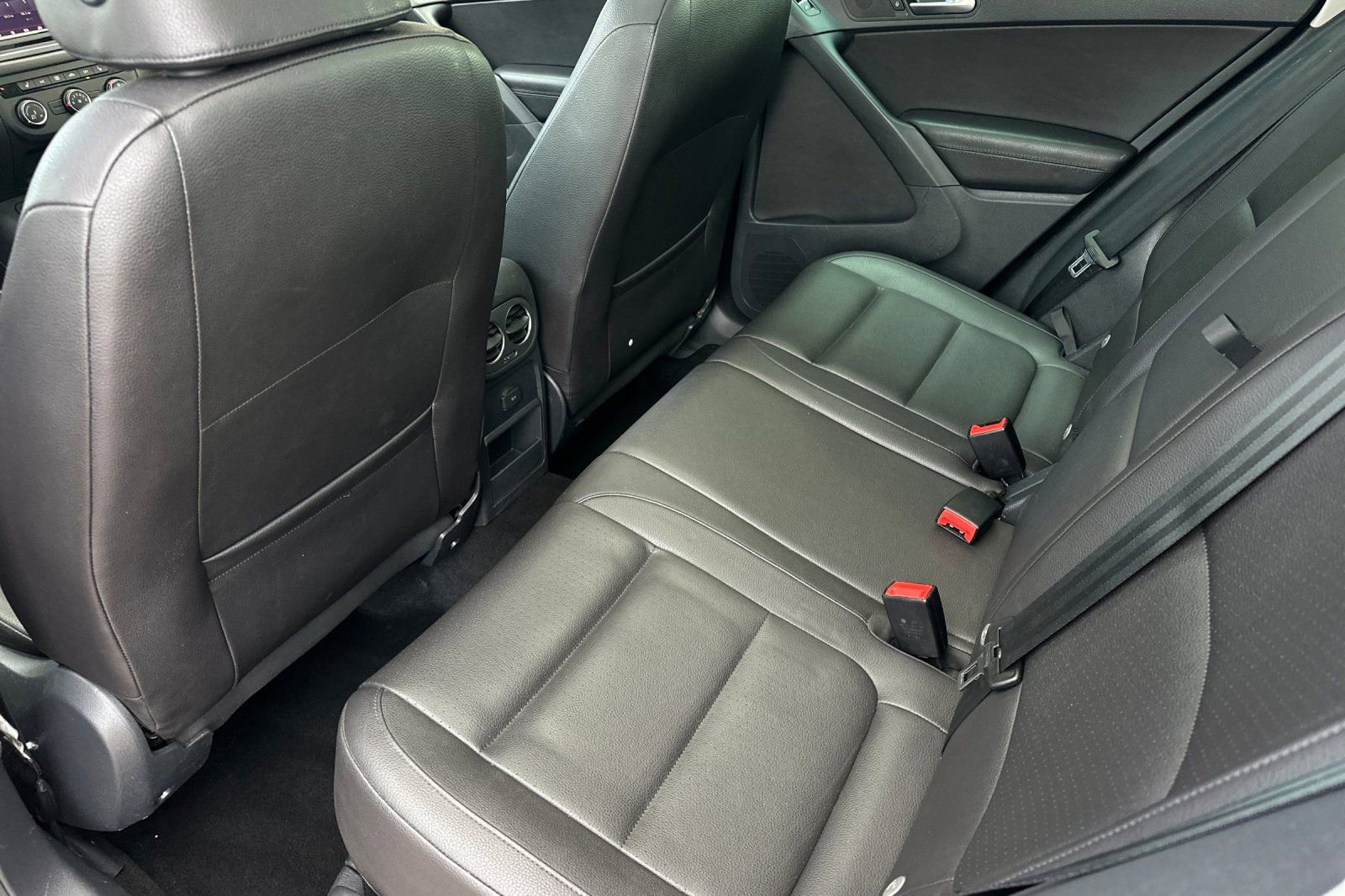 Used 2017 Volkswagen Tiguan Wolfsburg Edition AWD/4WD image 12
