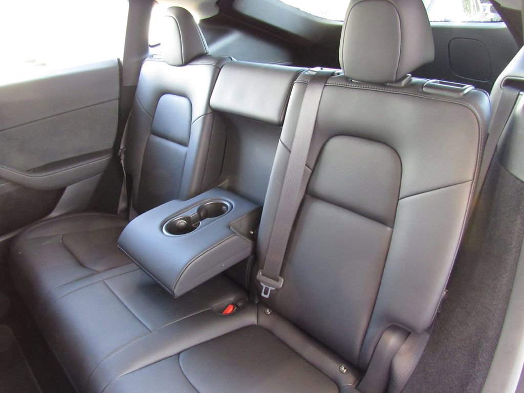 Used 2024 Tesla Model Y Long Range image 16