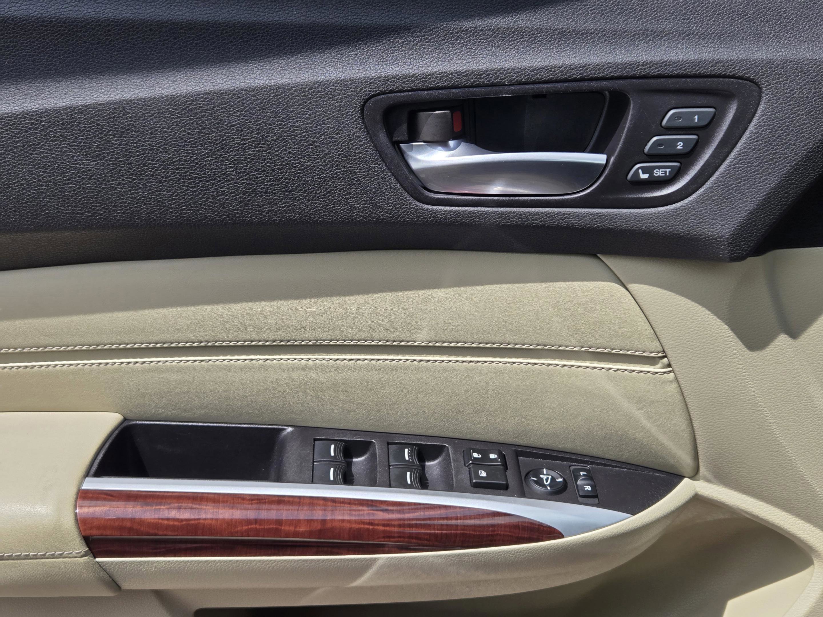 Used 2015 Acura TLX w/ Technology Package FWD image 21
