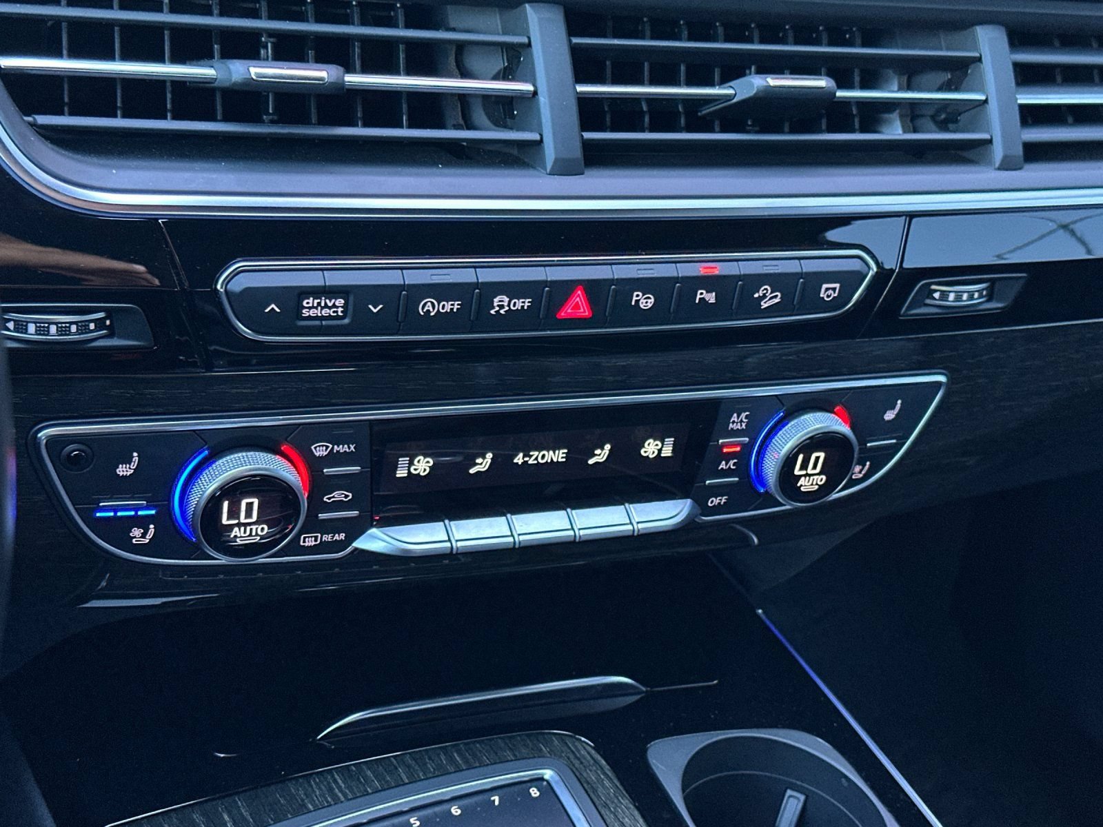 Used 2019 Audi Q7 3.0T Prestige w/ Prestige Package AWD/4WD image 20