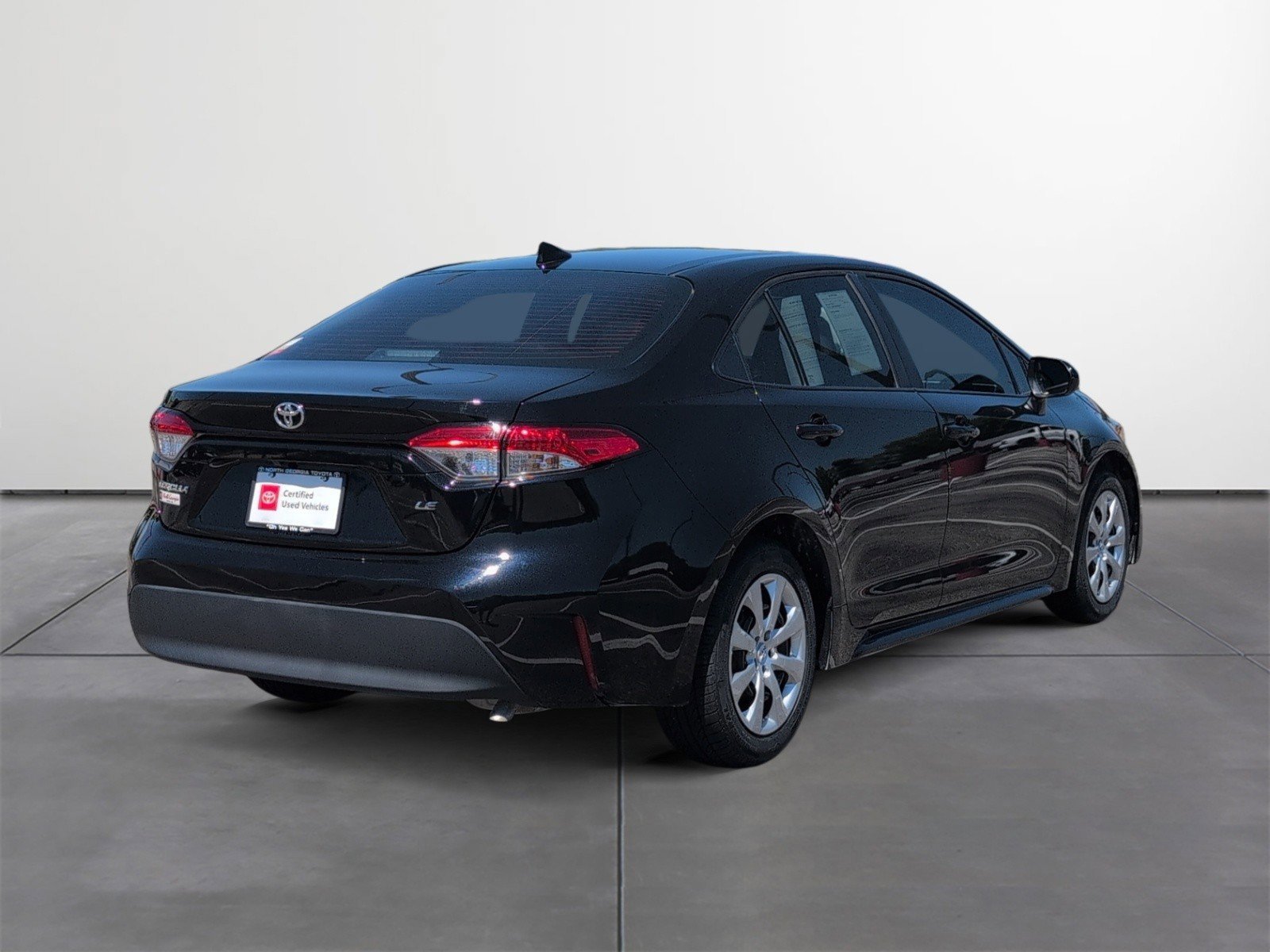 Certified 2025 Toyota Corolla LE FWD image 6