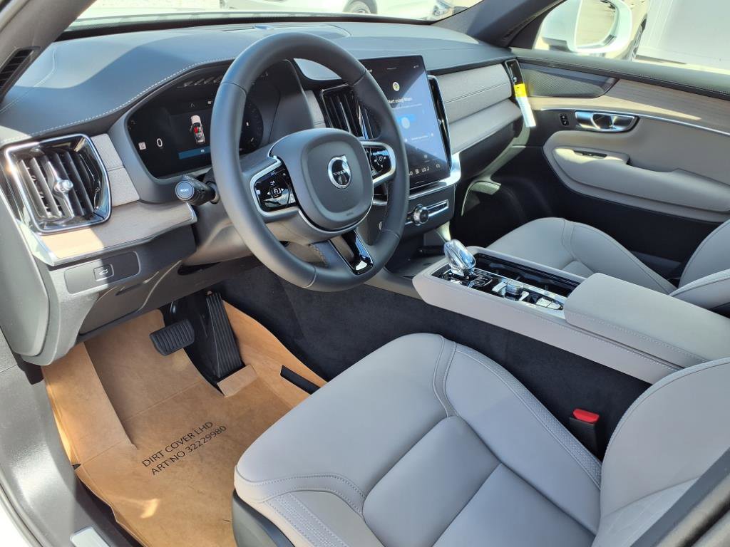 New 2026 Volvo XC90 B6 Plus w/ Protection Package Premier image 12