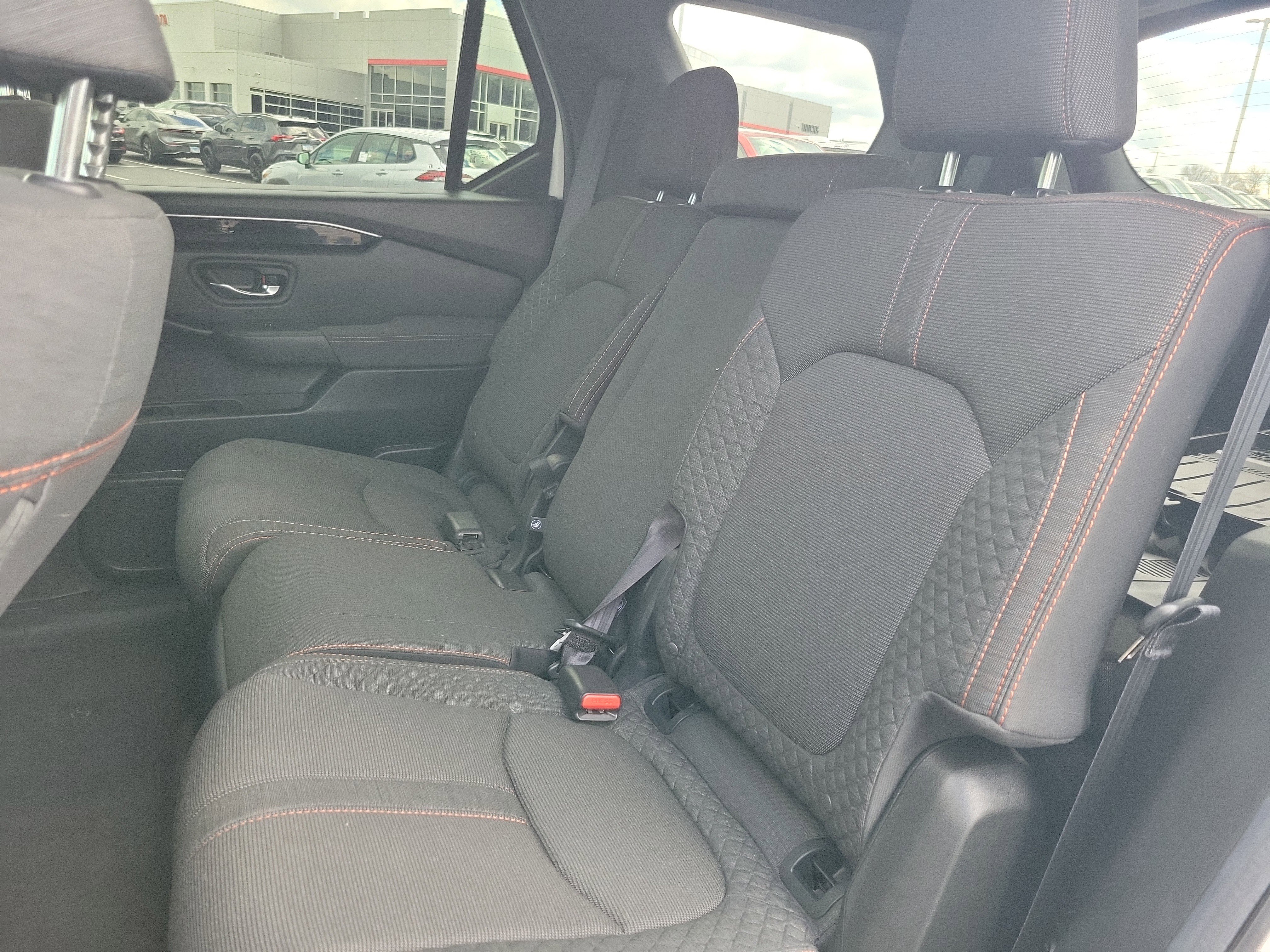 Used 2025 Honda Pilot Sport image 10