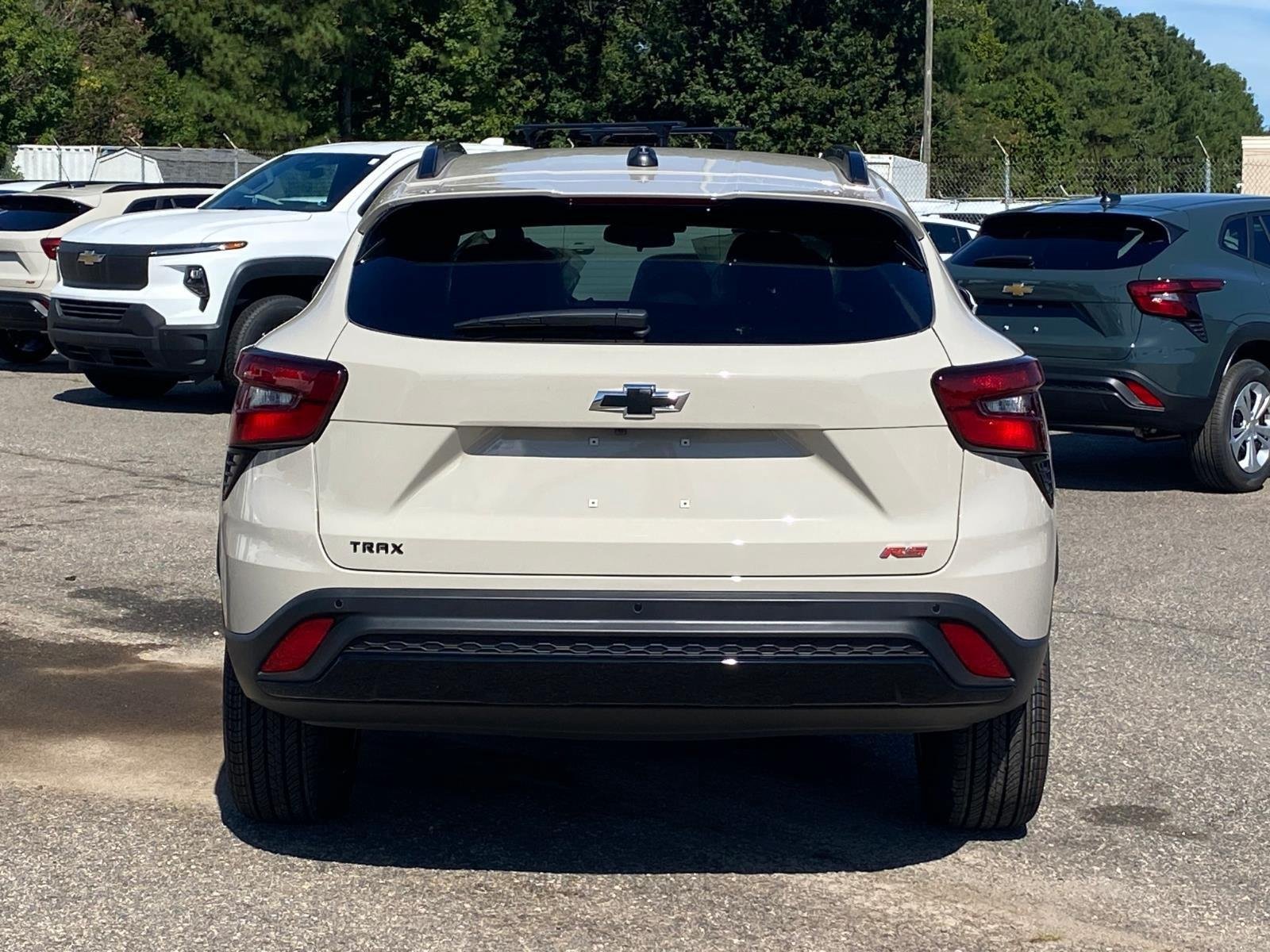 New 2026 Chevrolet Trax RS w/ Sunroof Package FWD image 5