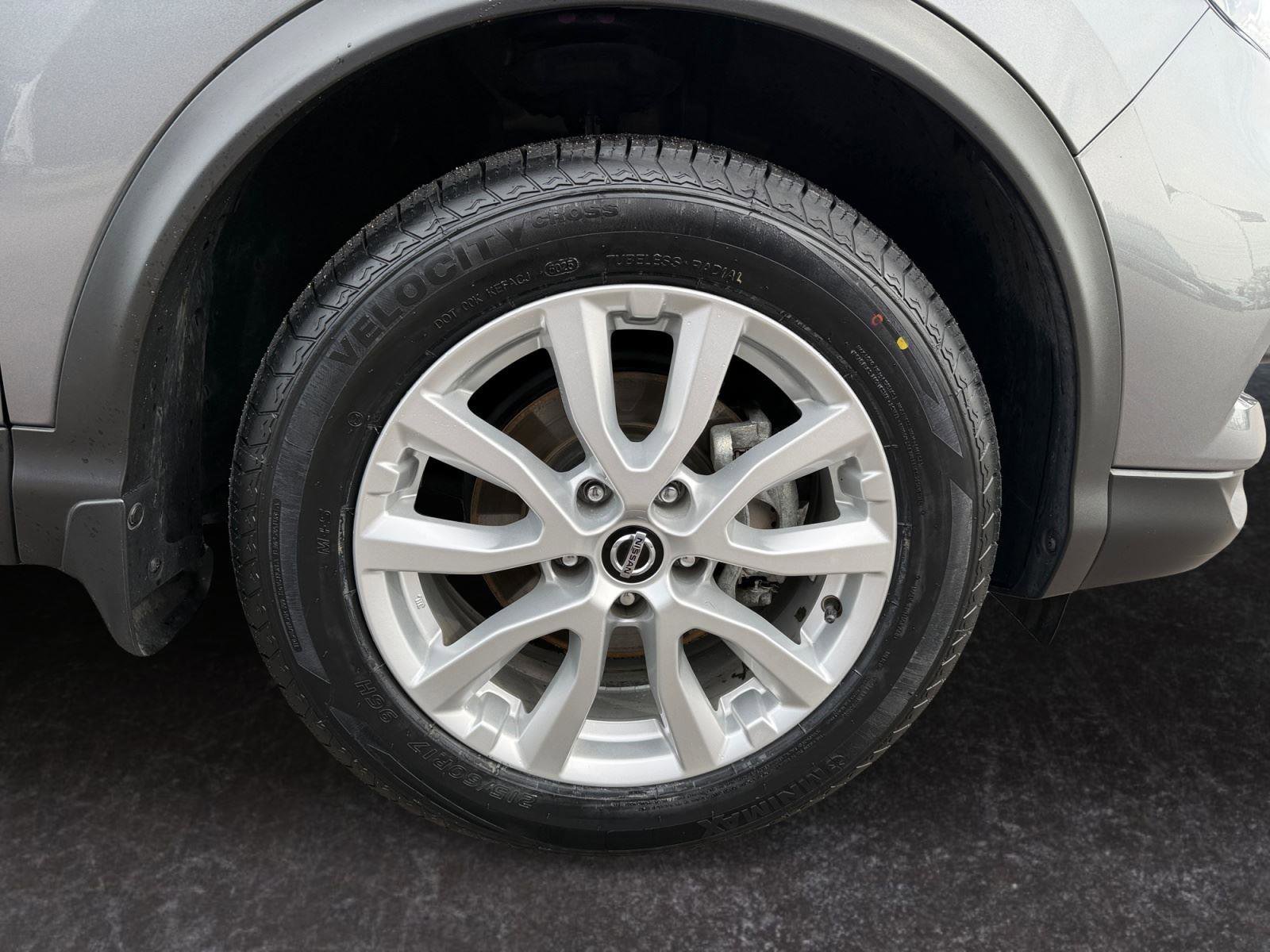 Used 2022 Nissan Rogue Sport SV image 27