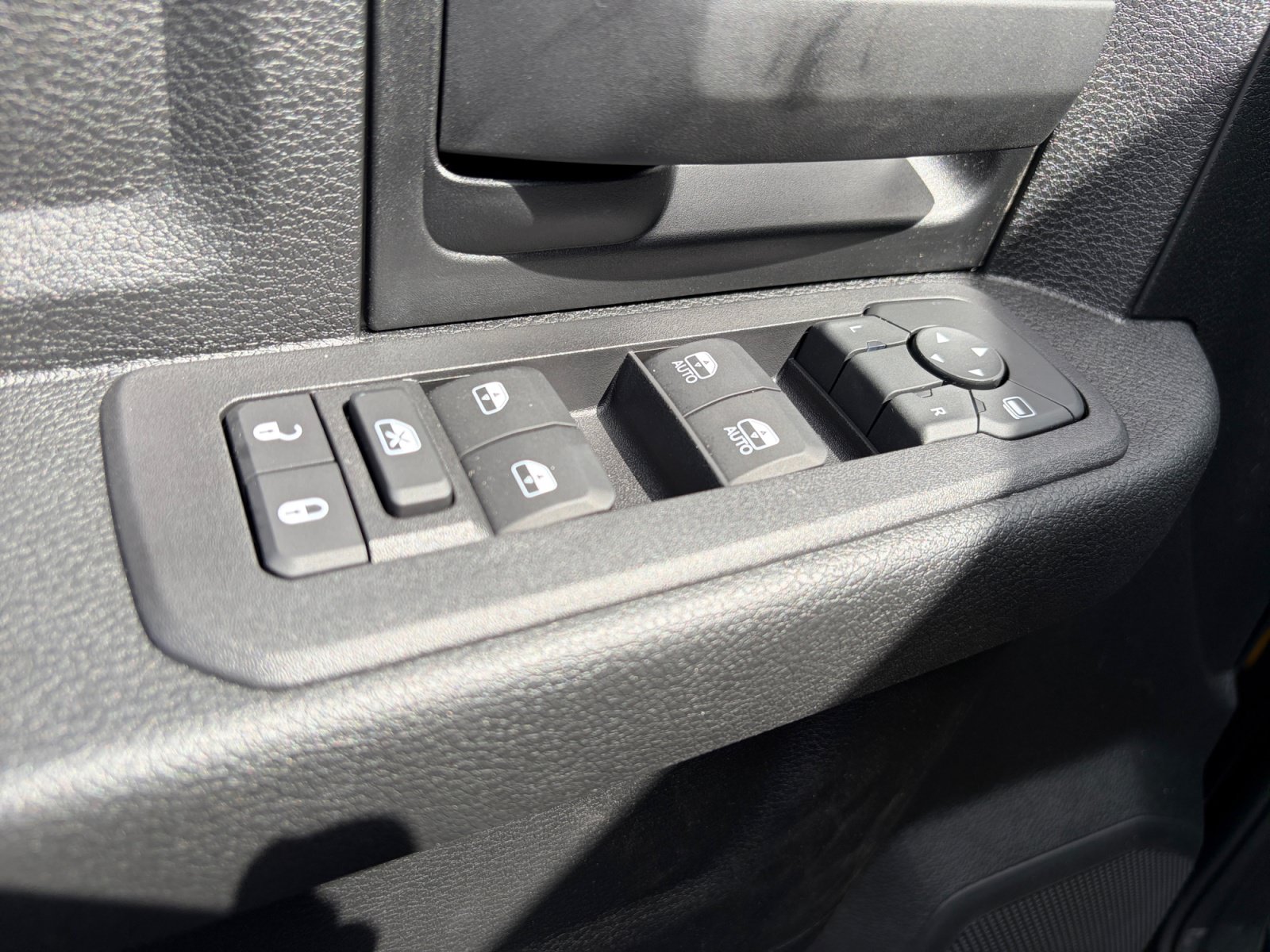 New 2027 RAM 3500 Laramie AWD/4WD image 13