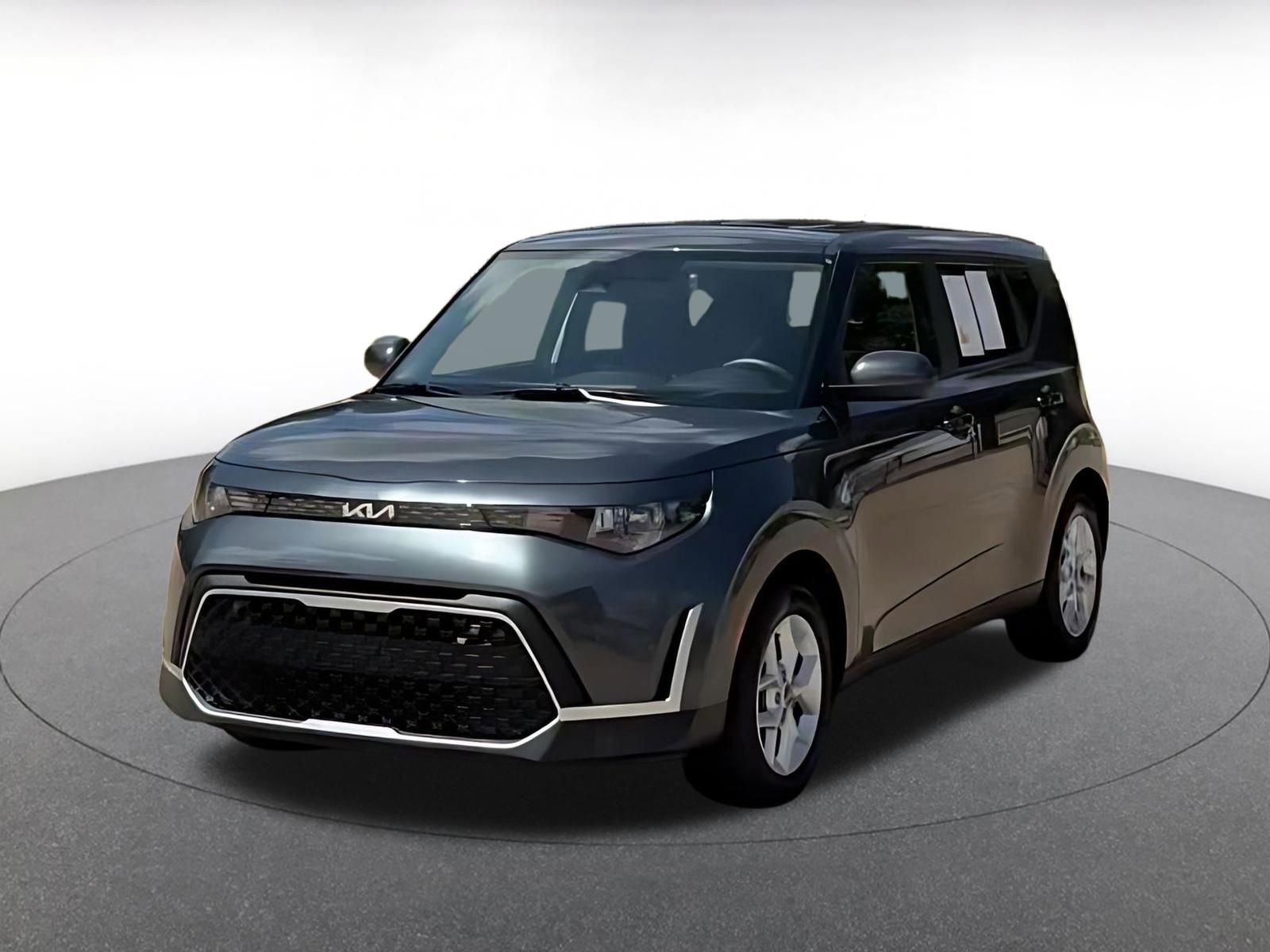 Used 2025 Kia Soul LX w/ LX Technology Package FWD image 7