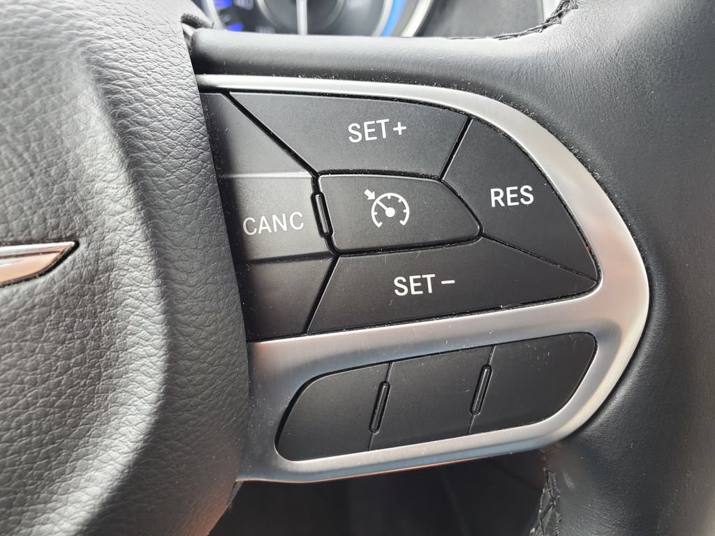Used 2017 Chrysler 300 Limited w/ Value Package AWD/4WD image 20