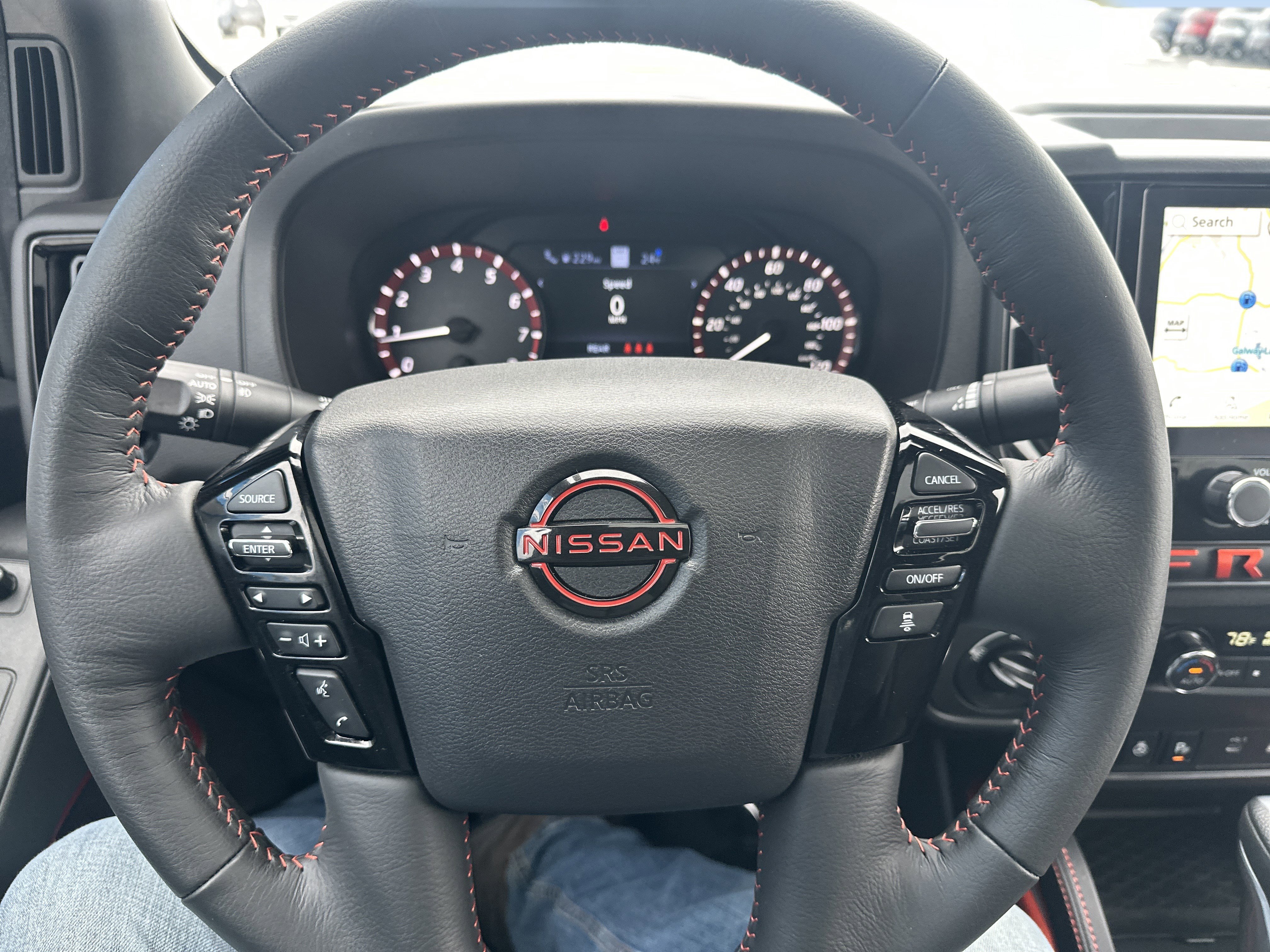 Used 2025 Nissan Frontier PRO-4X w/ Pro Premium Package image 17