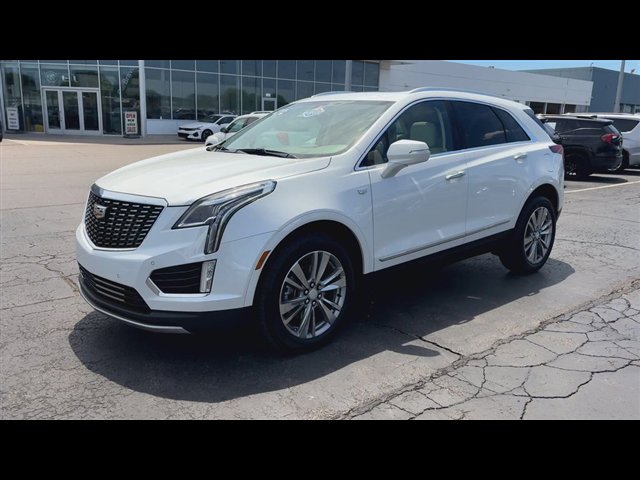 Used 2024 Cadillac XT5 Premium Luxury w/ LPO, Floor Liner Package FWD image 4