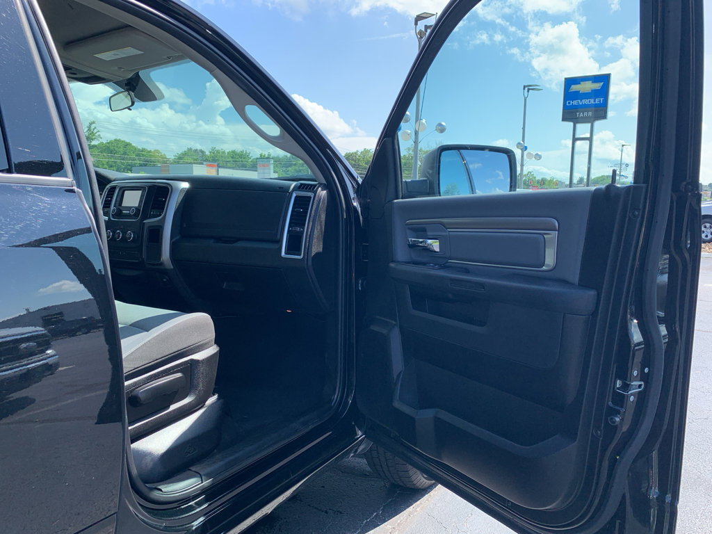 Used 2024 RAM 1500 Classic SLT image 28