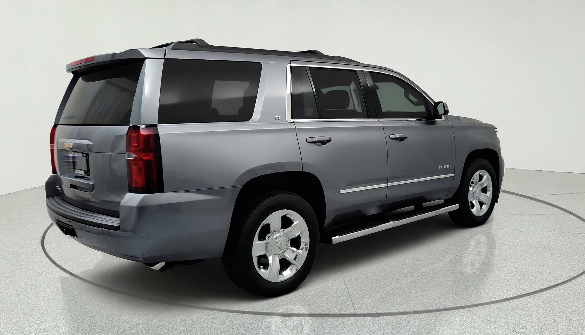 Used 2018 Chevrolet Tahoe LT w/ LT Signature Package AWD/4WD image 5