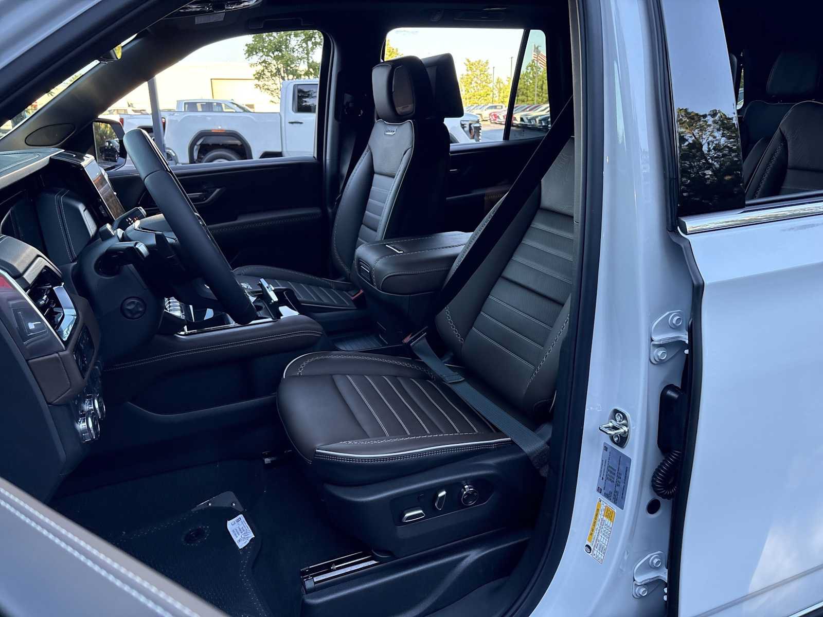 New 2027 GMC Yukon Denali Ultimate AWD/4WD image 14