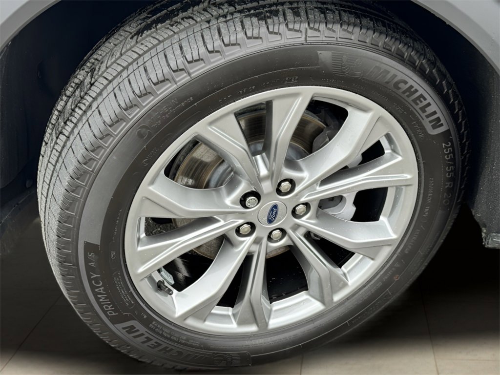 Used 2023 Ford Explorer XLT w/ Equipment Group 202A image 31