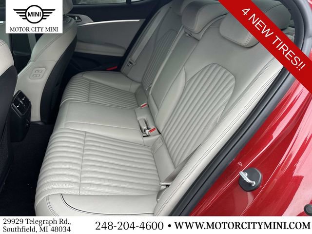 Used 2022 Genesis G70 3.3T w/ Sport Advanced Package image 15