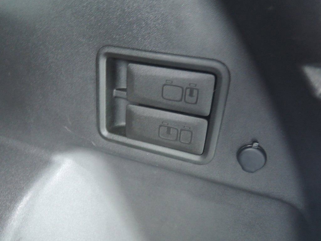 Used 2024 Chevrolet Equinox LT image 28