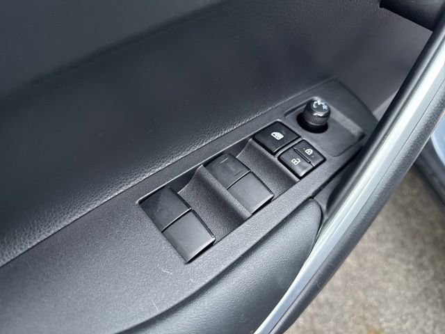 Used 2024 Toyota Corolla Cross LE image 14