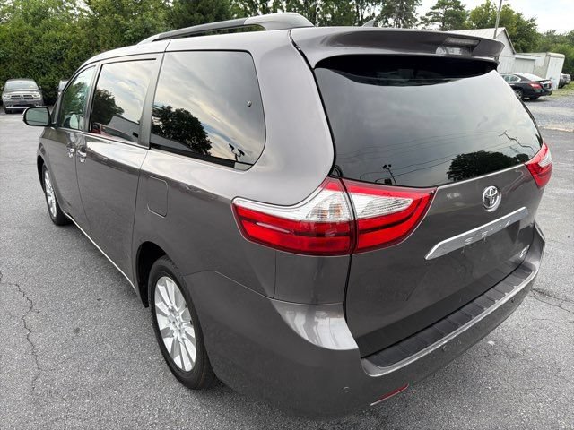 Used 2015 Toyota Sienna Limited Premium w/ Four Season Floor Mat Package AWD/4WD image 10