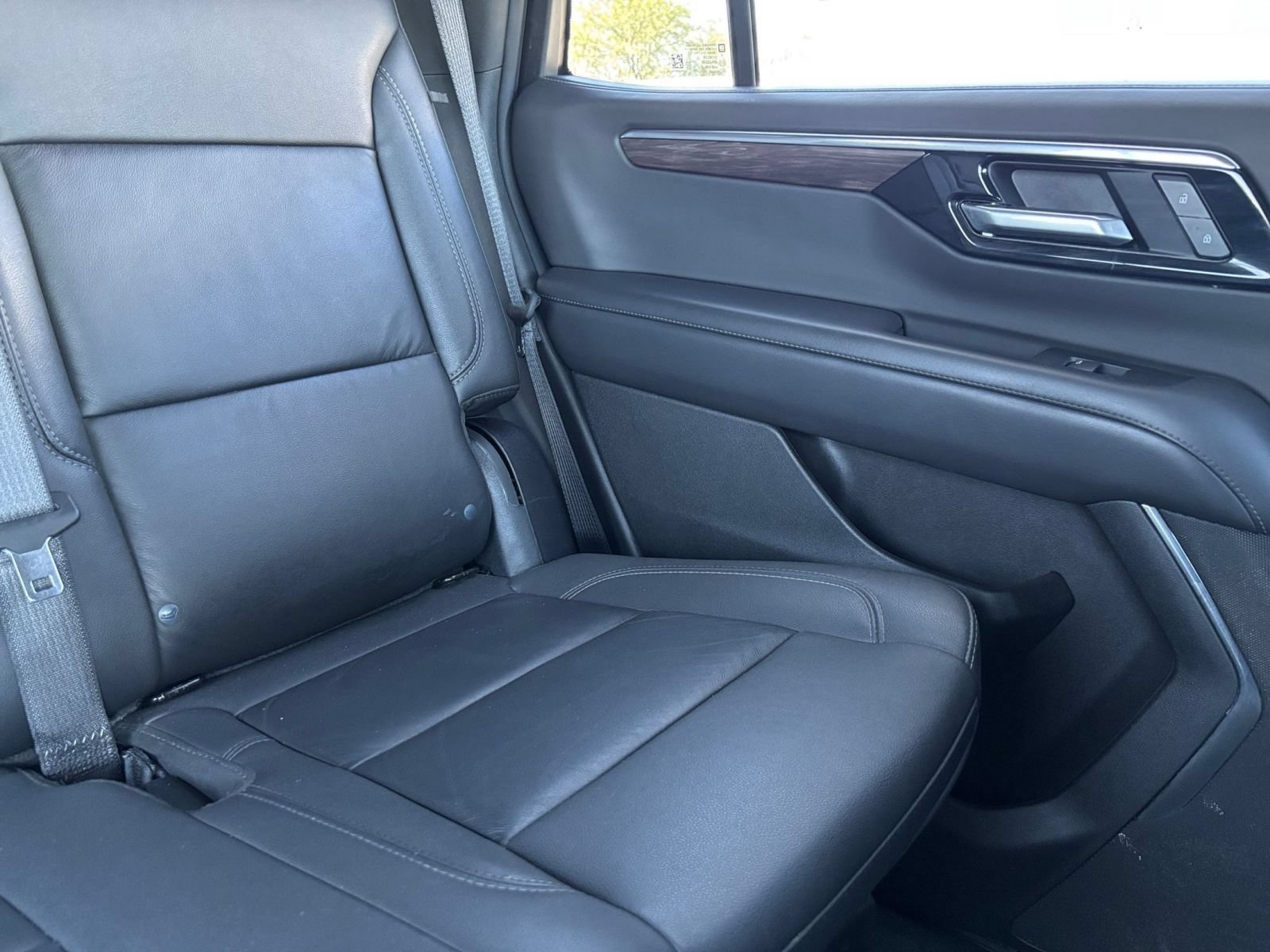 Used 2025 Chevrolet Tahoe Z71 AWD/4WD image 40