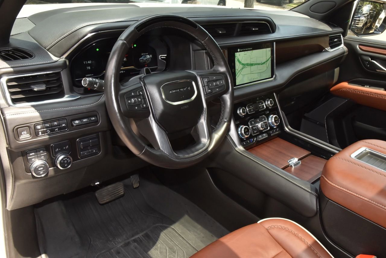 Used 2023 GMC Yukon Denali Ultimate w/ LPO, Floor Liner Package AWD/4WD image 38