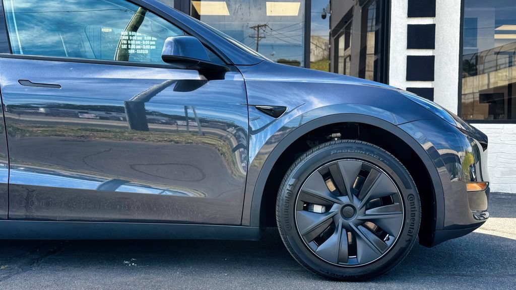 Used 2024 Tesla Model Y Long Range RWD image 18