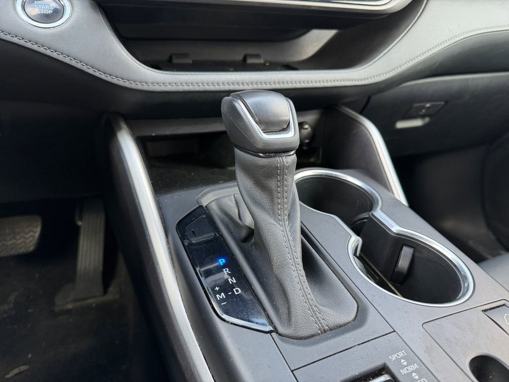 Used 2023 Toyota Highlander XLE image 20