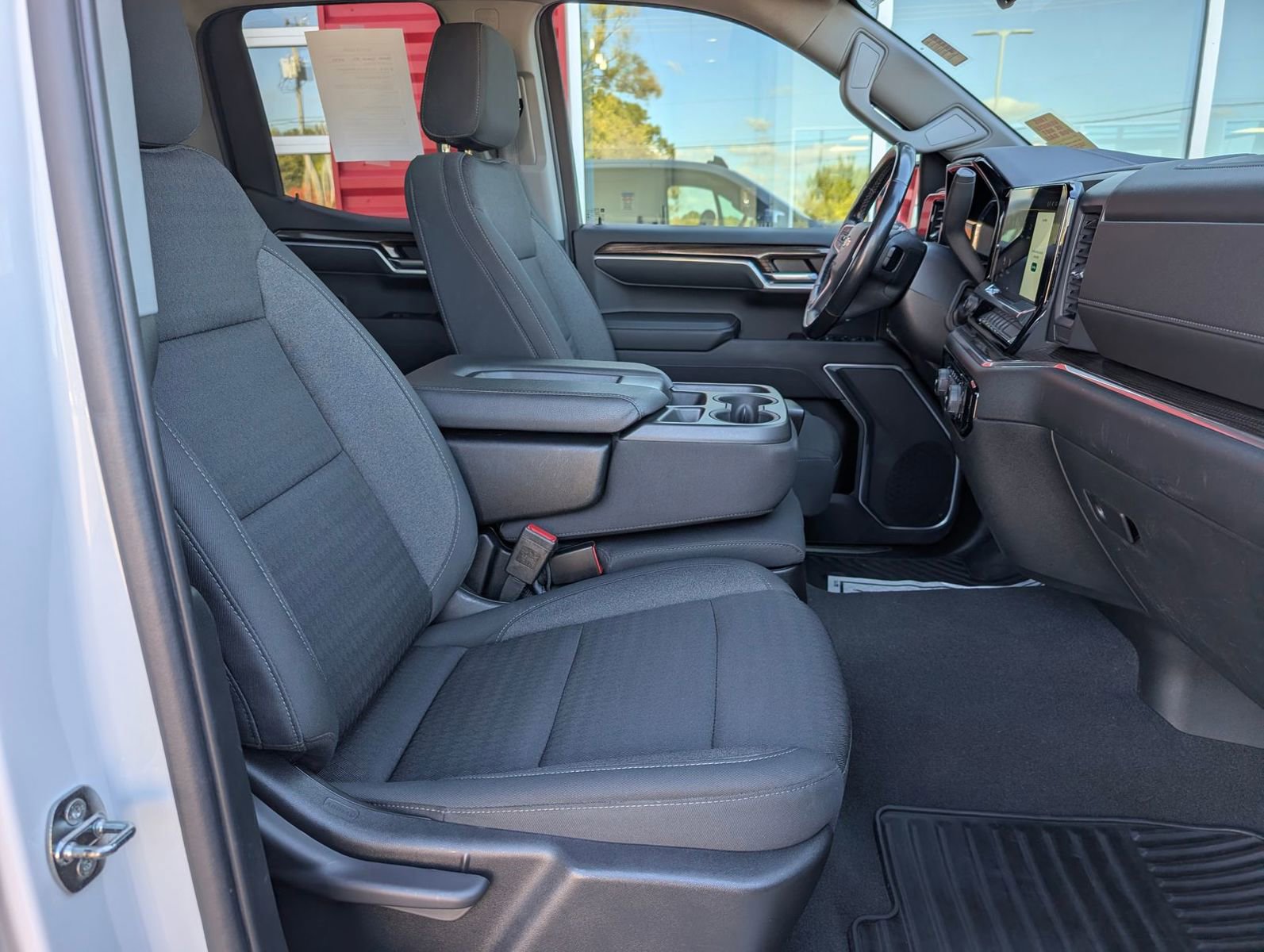 Used 2022 Chevrolet Silverado 1500 LT image 29