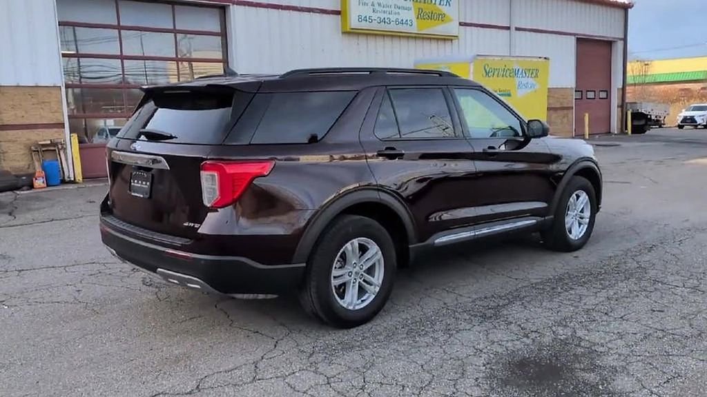 Used 2023 Ford Explorer XLT w/ Equipment Group 202A image 8