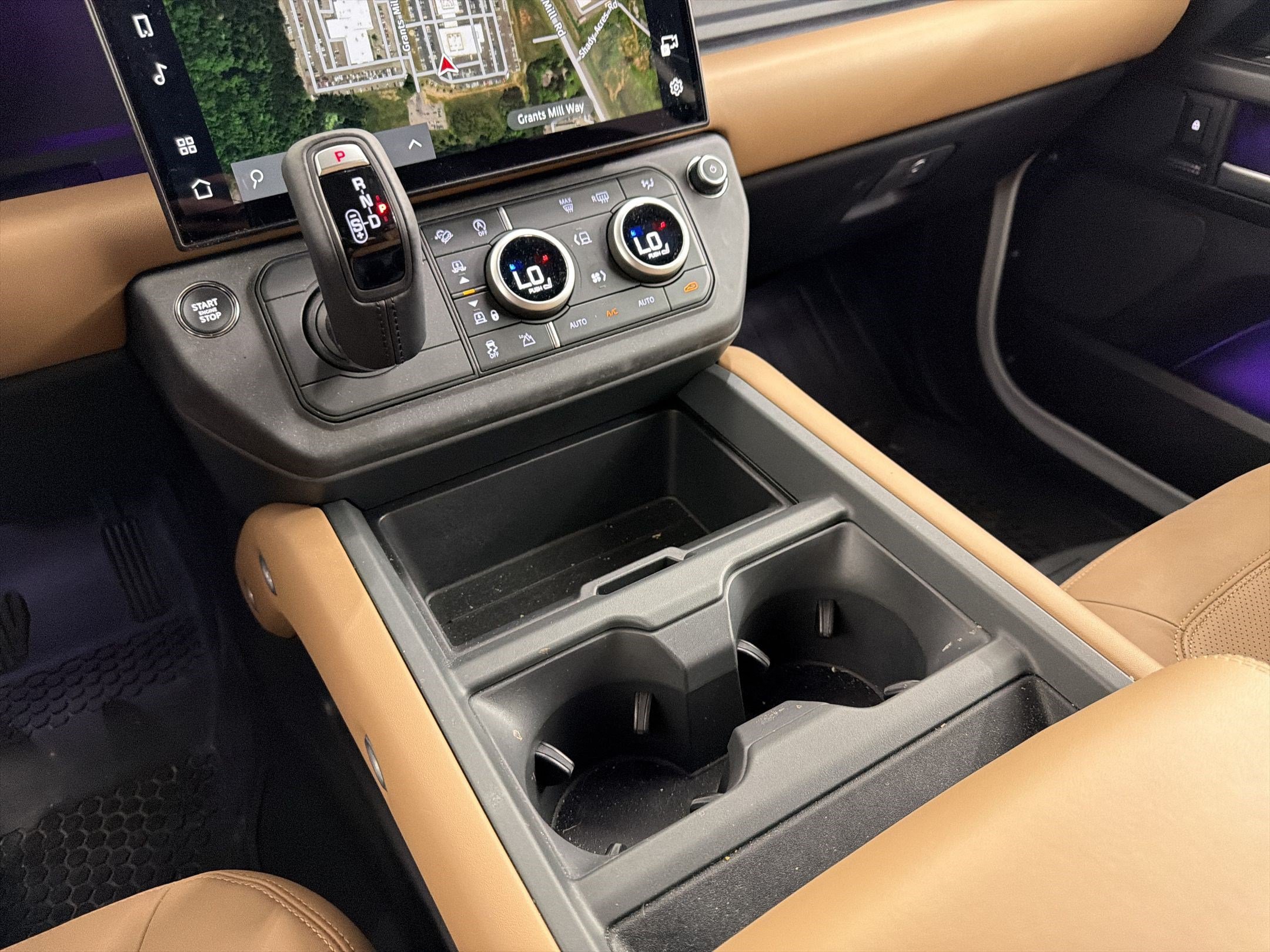 New 2026 Land Rover Defender 110 X-Dynamic SE AWD/4WD image 17