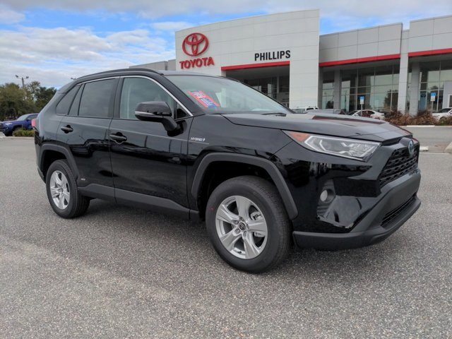 Used 2021 Toyota RAV4 XLE image 28