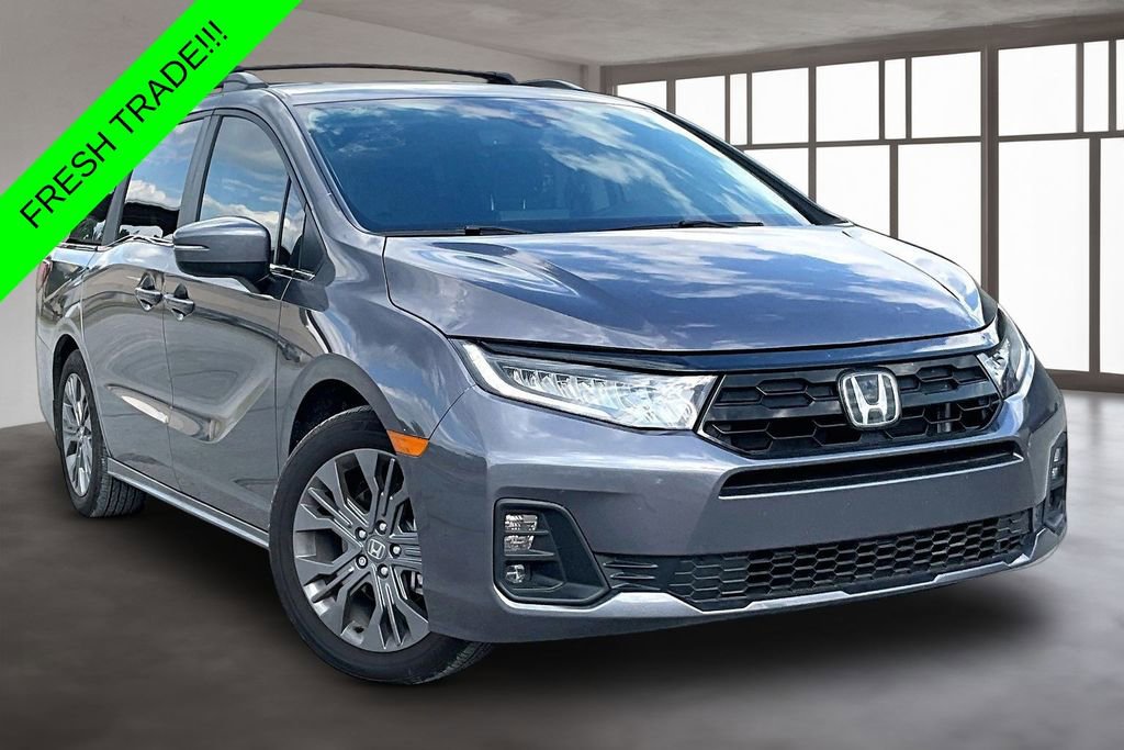Used 2026 Honda Odyssey Touring image 3
