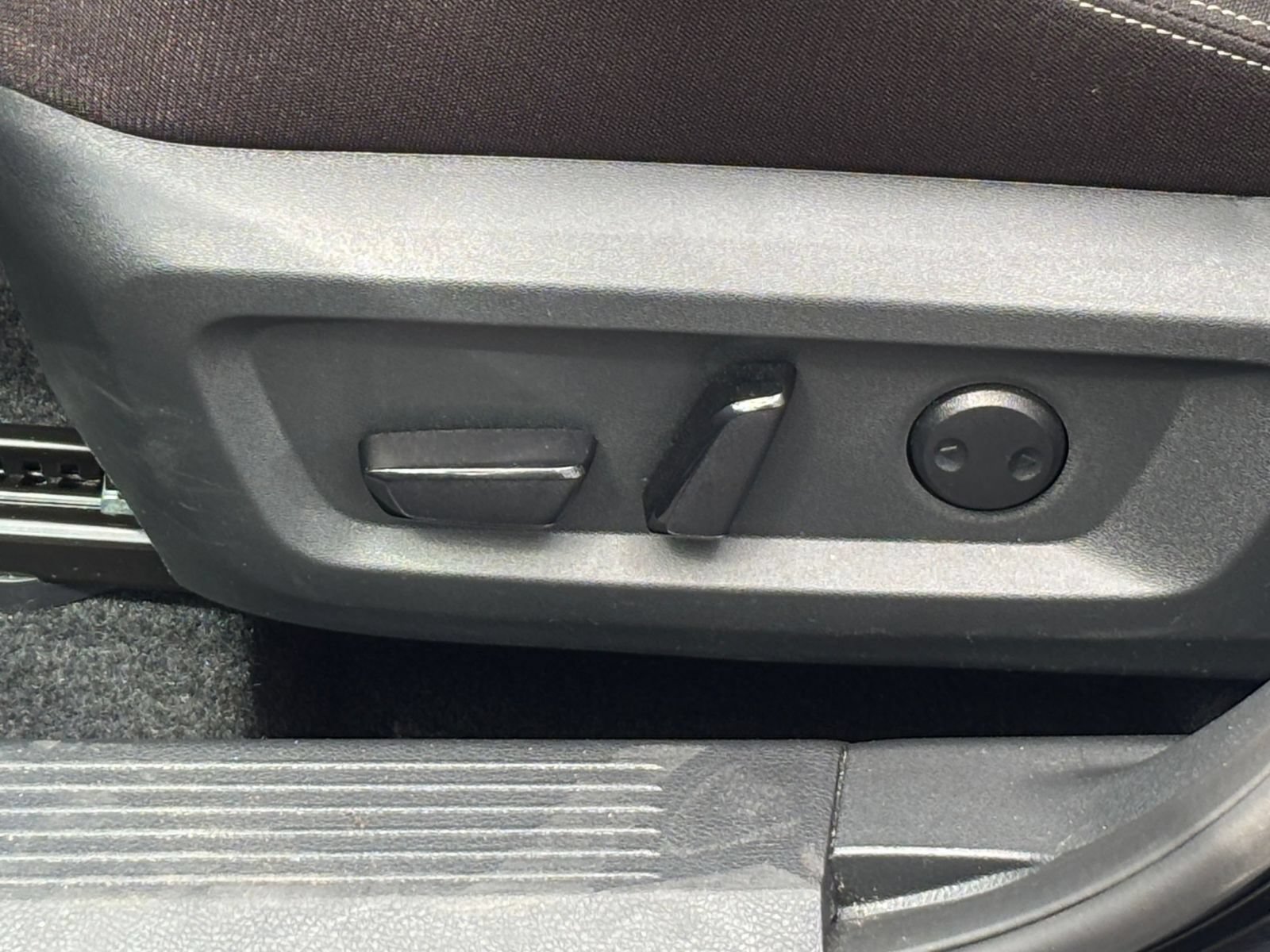 Used 2026 Nissan Rogue SV AWD/4WD image 21