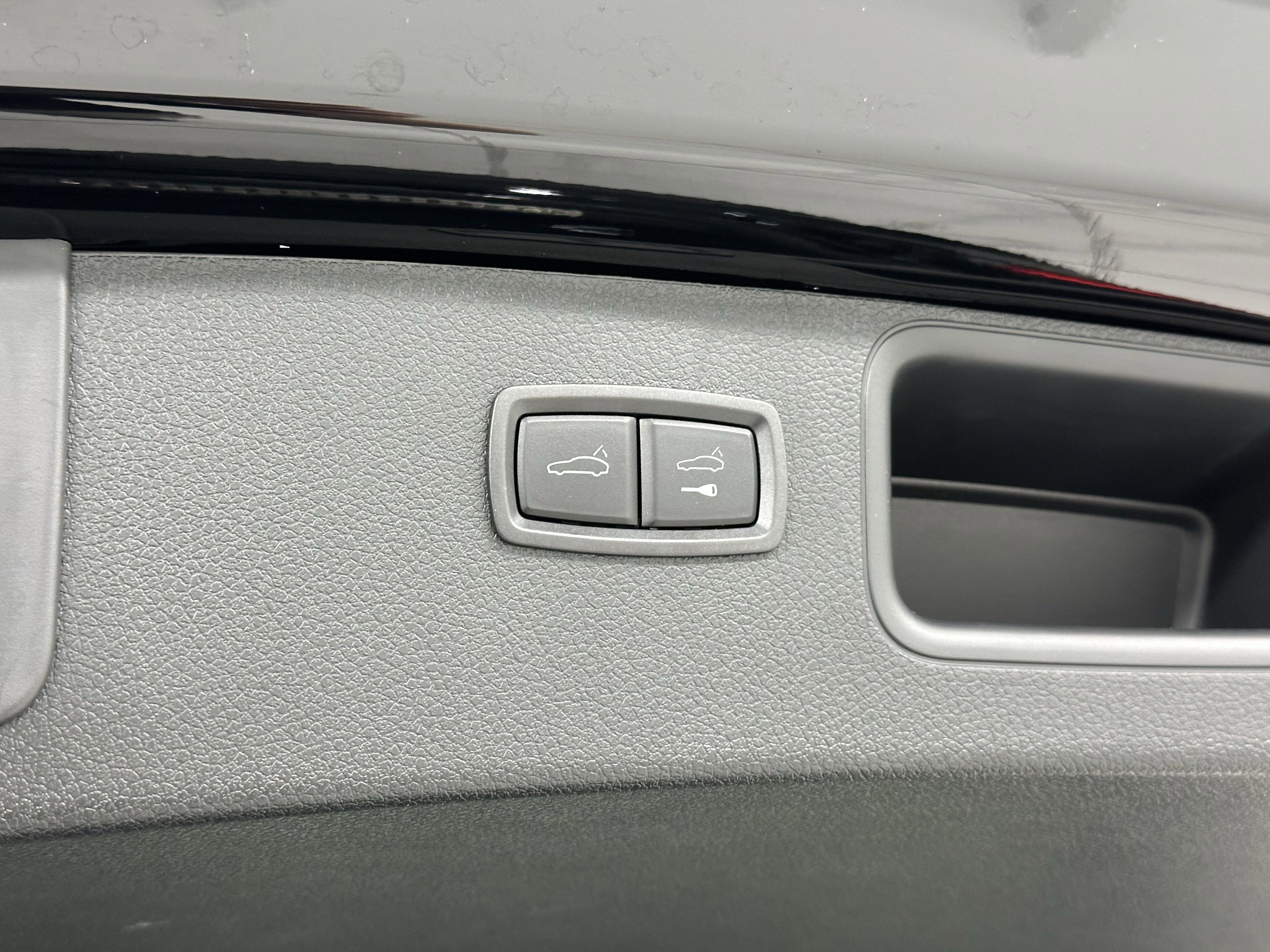 Certified 2024 Porsche Macan image 59