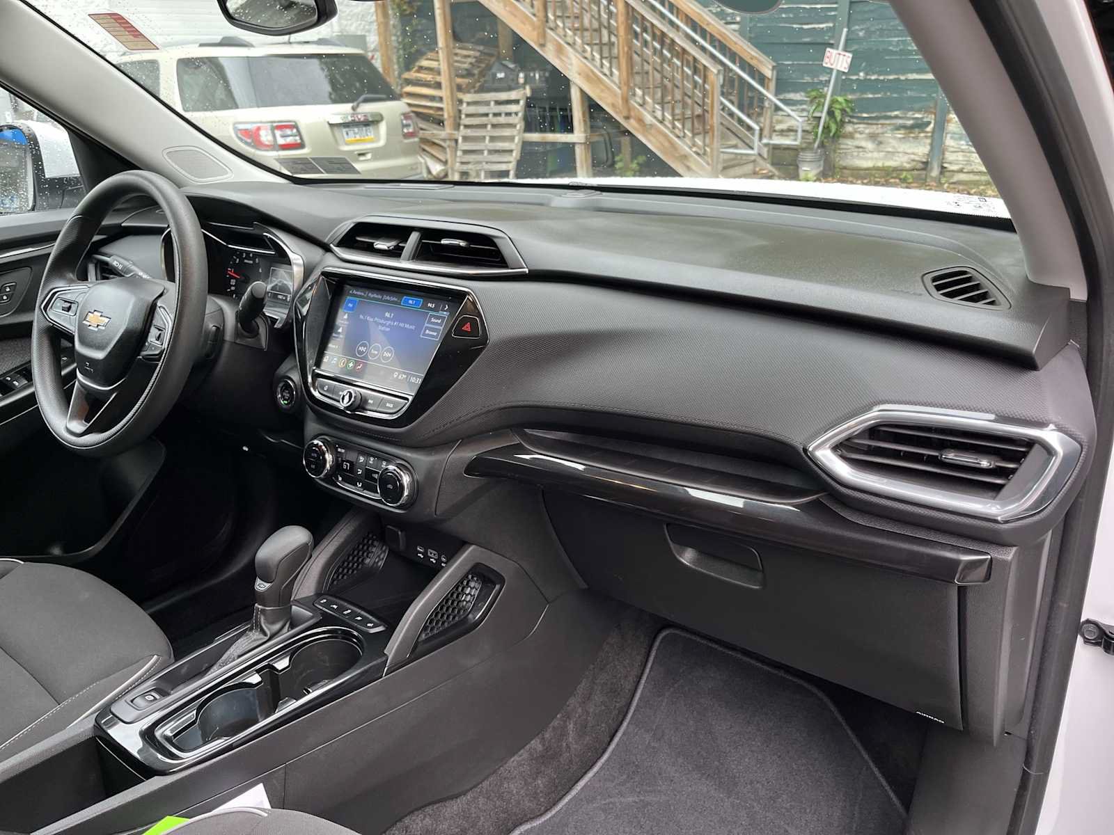 Certified 2023 Chevrolet TrailBlazer LT w/ Convenience Package FWD image 26