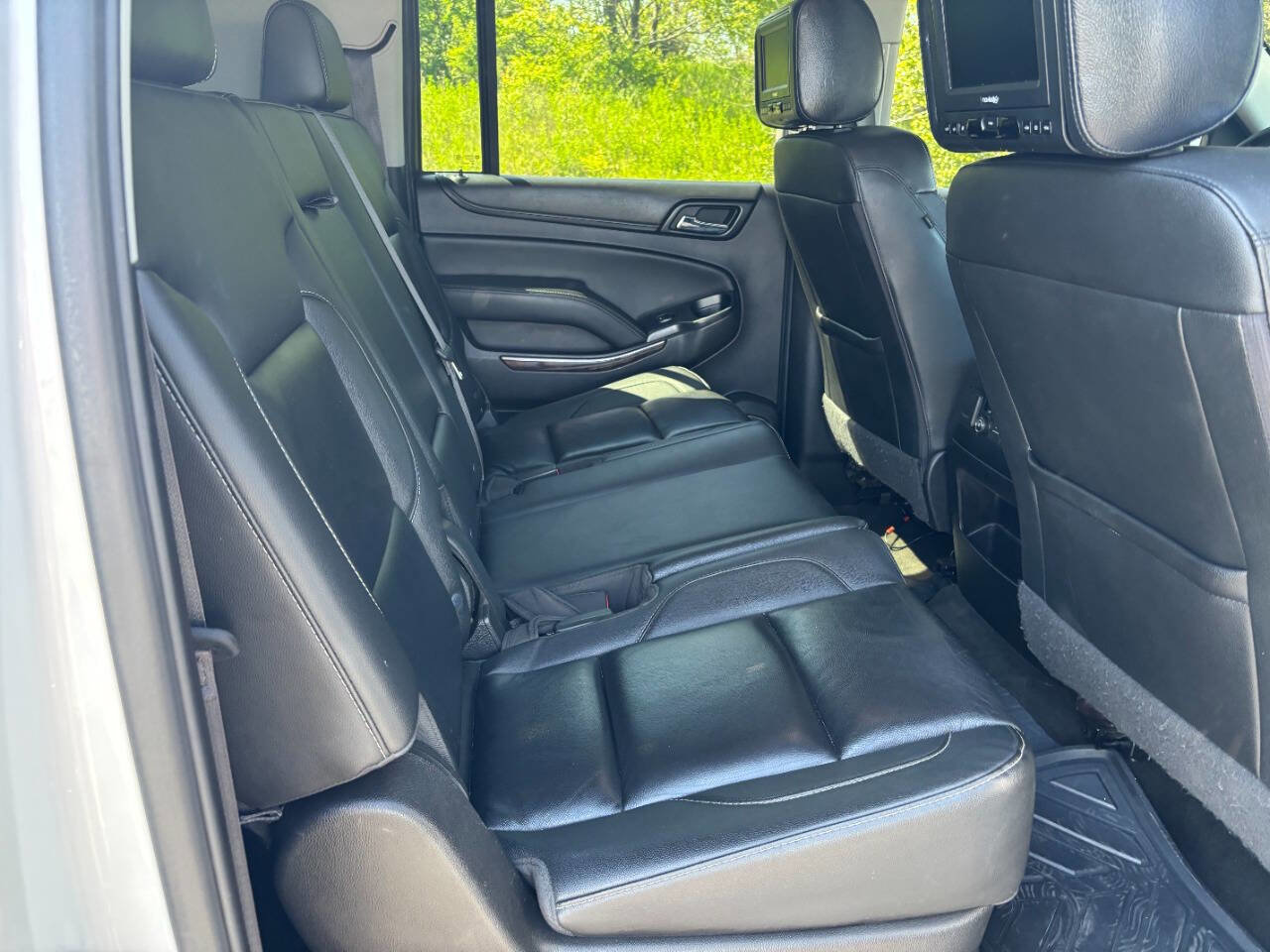 Used 2017 Chevrolet Suburban LT AWD/4WD image 10