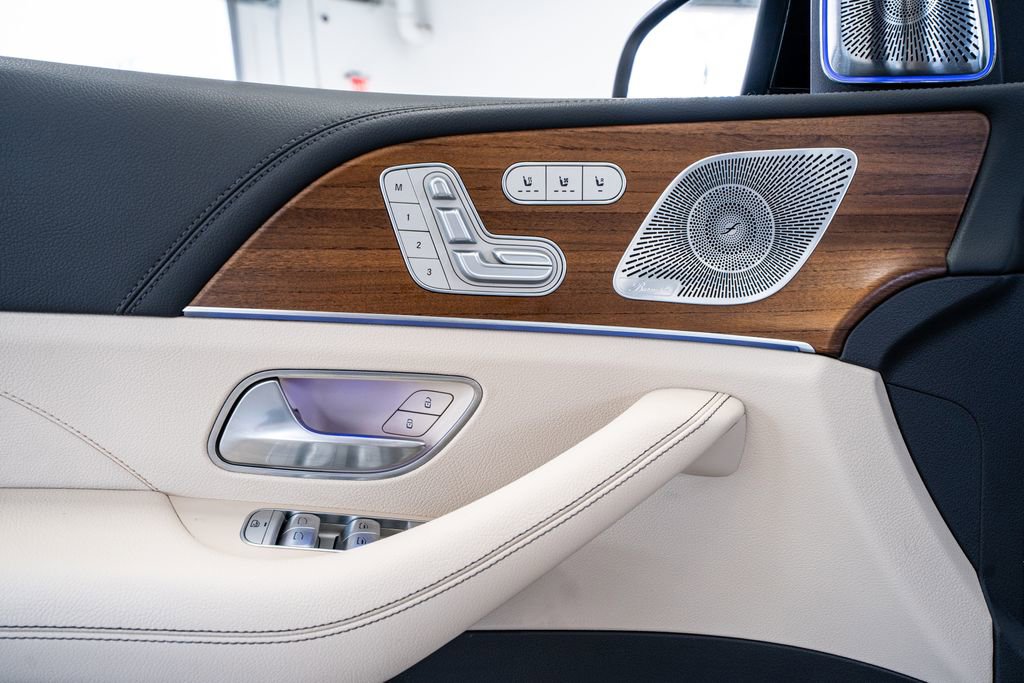 Used 2020 Mercedes-Benz GLS 580 4MATIC w/ E-Active Body Control Package image 31