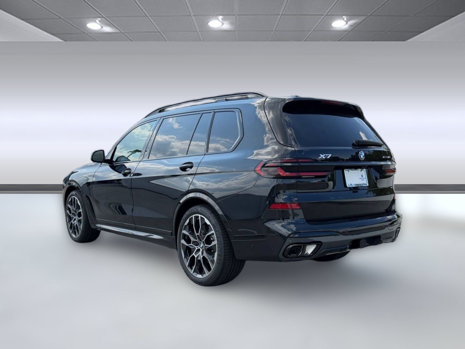 New 2027 BMW X7 xDrive40i w/ M Sport Package AWD/4WD image 3