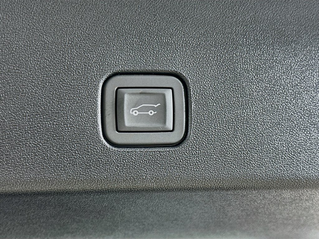 New 2027 Cadillac Optiq Premium Luxury w/ LPO, Floor Liner Package AWD/4WD image 35